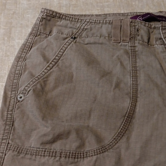 5/$10 Gloria Vanderbilt Brand Women's Capris Size 8 - Picture 2 of 7